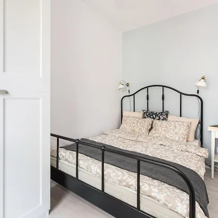 Superapart Stalowa 39 Modern Unit With Kitchen & Wifi *